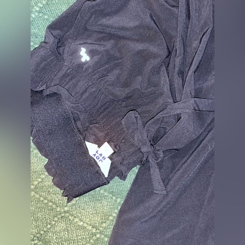 Size L JoyLab flare capris!